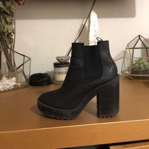 Platform Chelsea Boots